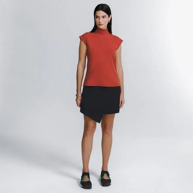 Blusa Gola Alta High Neck