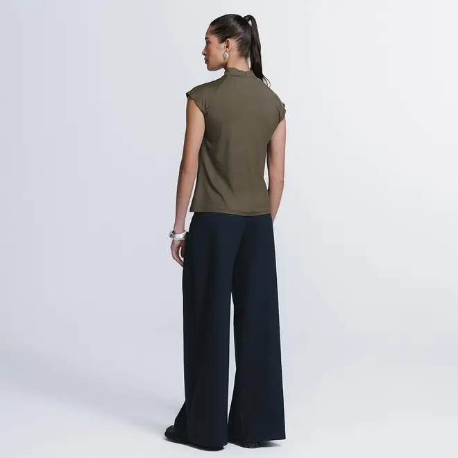 Blusa Gola Alta High Neck