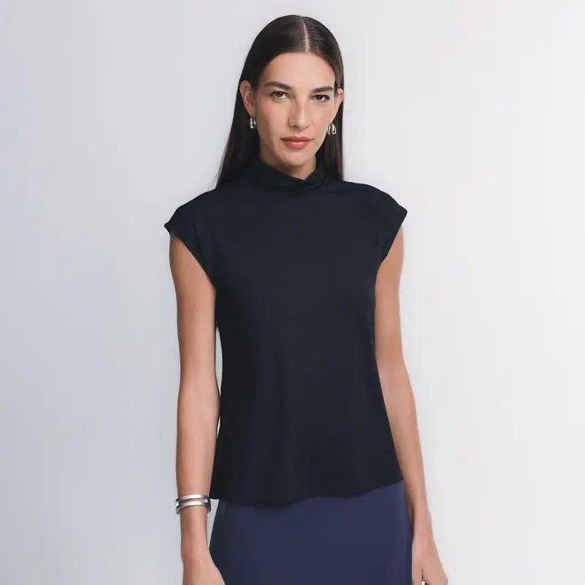 Blusa Gola Alta High Neck