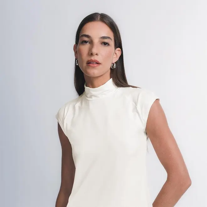 Blusa Gola Alta High Neck