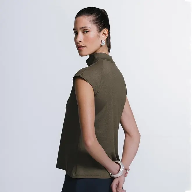 Blusa Gola Alta High Neck