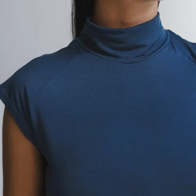 Blusa Gola Alta High Neck