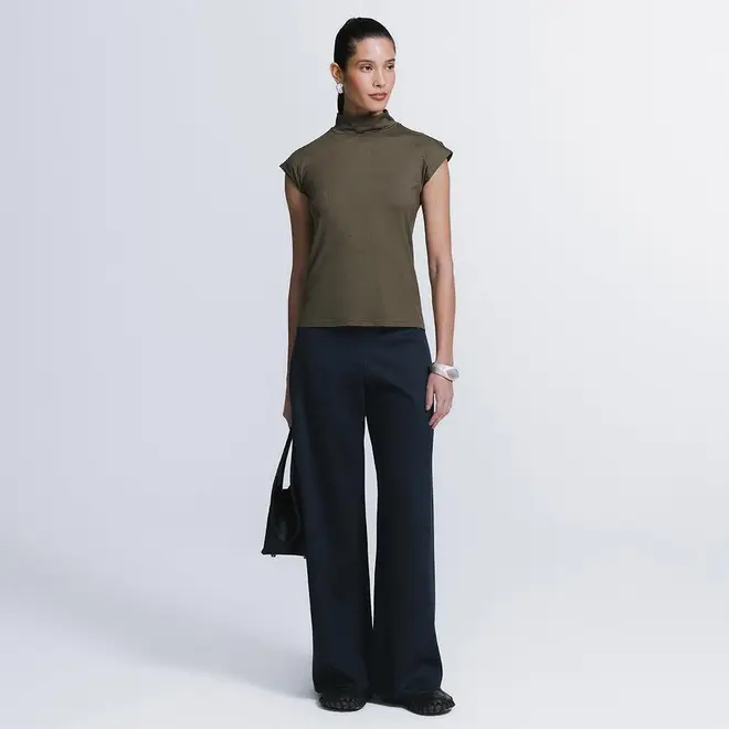 Blusa Gola Alta High Neck