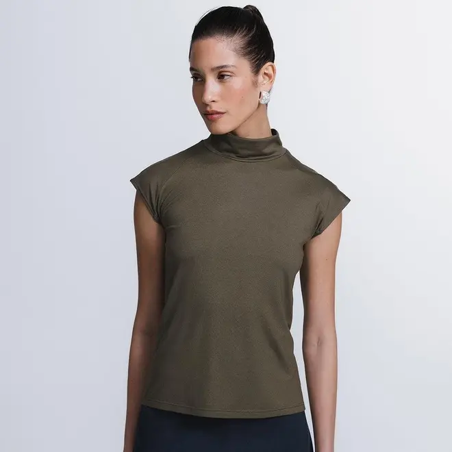 Blusa Gola Alta High Neck