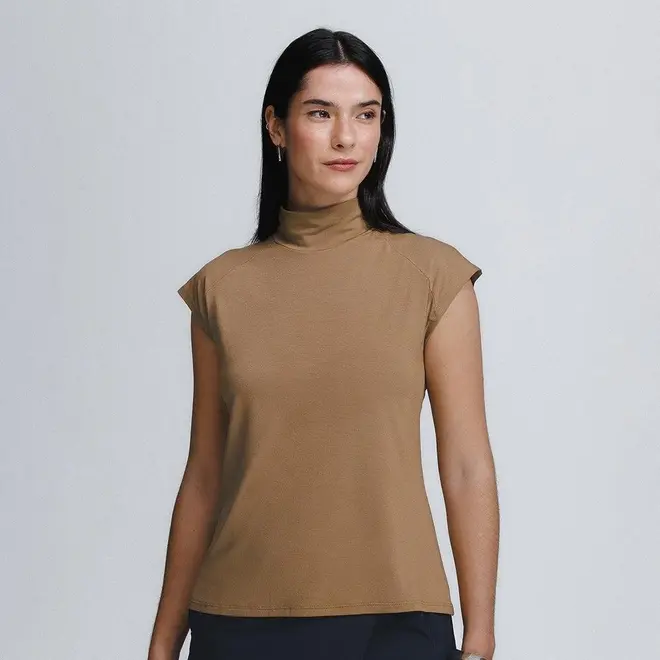 Blusa Gola Alta High Neck