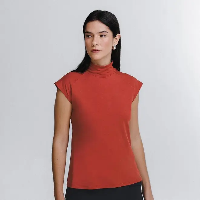Blusa Gola Alta High Neck